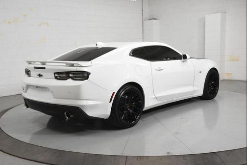Summit White 2020 Chevrolet Camaro 2SS