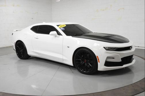 Summit White 2020 Chevrolet Camaro 2SS