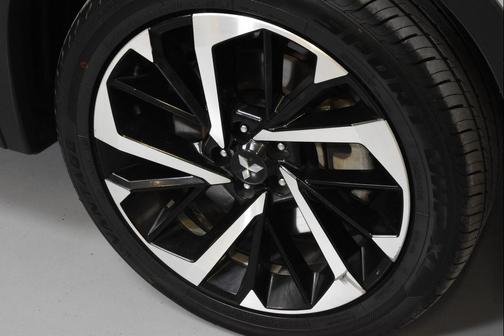 Gray 2024 Mitsubishi Outlander SE