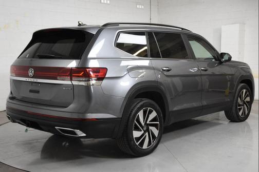 2025 Volkswagen Atlas 2.0T SE w/Technology 4MOTION