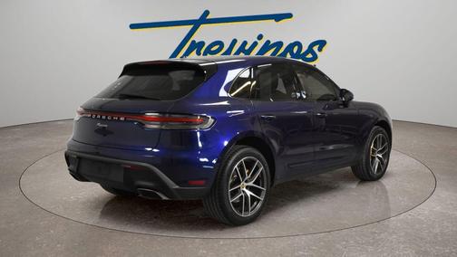 2022 Porsche Macan Base