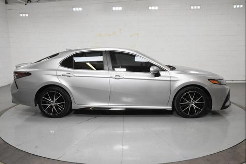 Celestial Silver Metallic 2022 Toyota Camry SE