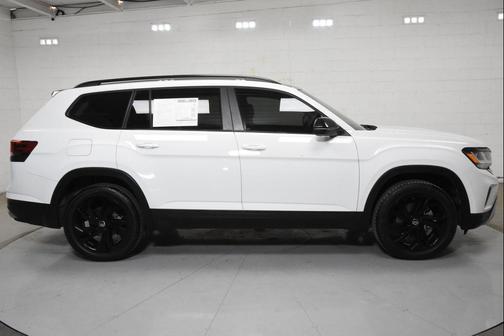 2023 Volkswagen Atlas 3.6L SE w/Technology
