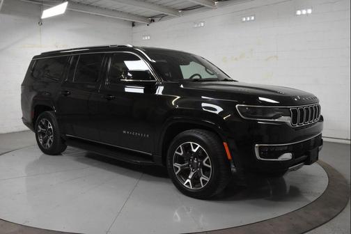 Diamond Black Crystal Pearlcoat 2023 Jeep Wagoneer L Series III 4x2