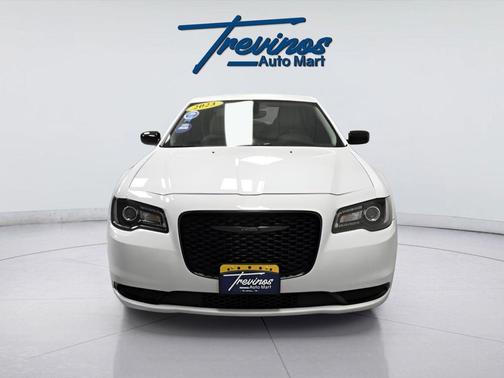 2023 Chrysler 300 Touring