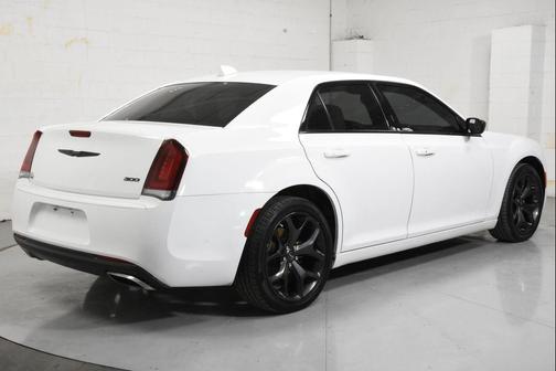 2023 Chrysler 300 Touring