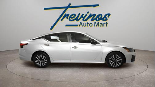 Brilliant Silver Metallic 2024 Nissan Altima 2.5 SV