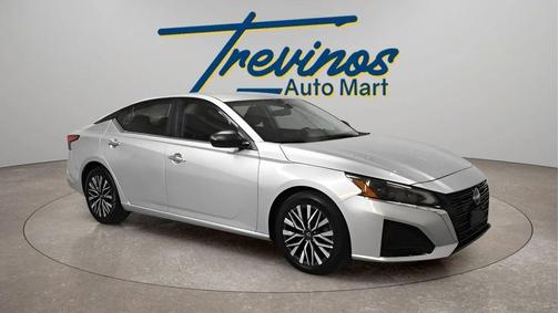 Brilliant Silver Metallic 2024 Nissan Altima 2.5 SV
