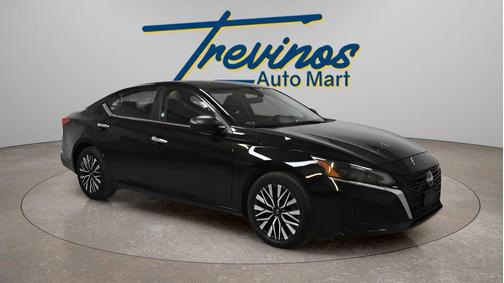 Super Black Clearcoat 2024 Nissan Altima 2.5 SV