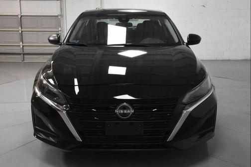 Super Black Clearcoat 2024 Nissan Altima 2.5 SV