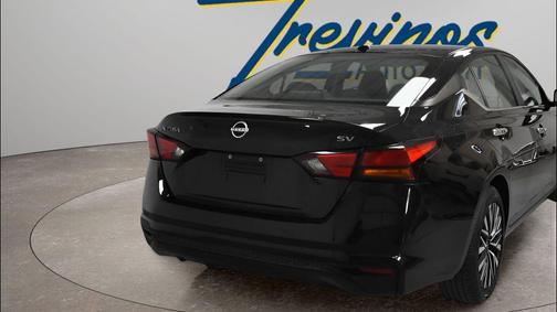 Super Black Clearcoat 2024 Nissan Altima 2.5 SV