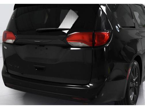 2018 Chrysler Pacifica Touring-L Plus
