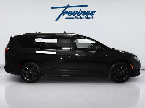 2018 Chrysler Pacifica Touring-L Plus