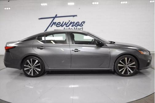 2022 Nissan Altima SR FWD