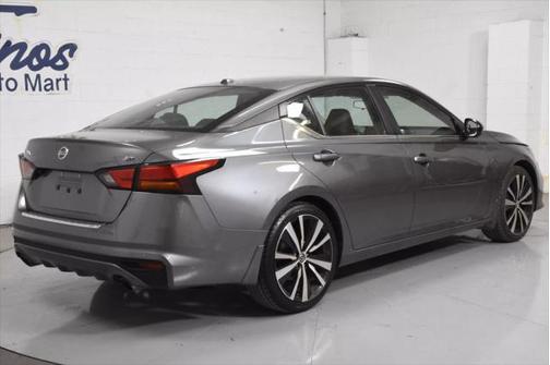 2022 Nissan Altima SR FWD