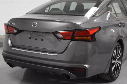 2022 Nissan Altima SR FWD