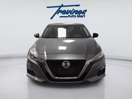 2022 Nissan Altima SR FWD