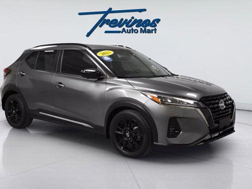 2023 Nissan Kicks SR