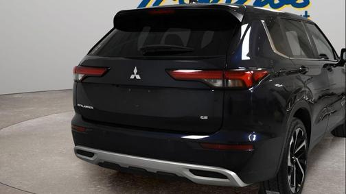 Cosmic Blue Metallic 2024 Mitsubishi Outlander SE