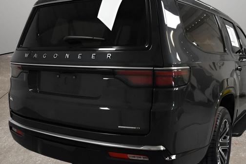 2024 Jeep Wagoneer L Series II 4x2