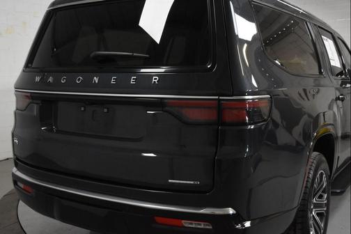 2024 Jeep Wagoneer L Series II 4x2