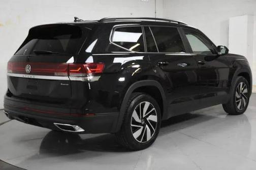 2024 Volkswagen Atlas 2.0T SE w/Technology 4MOTION