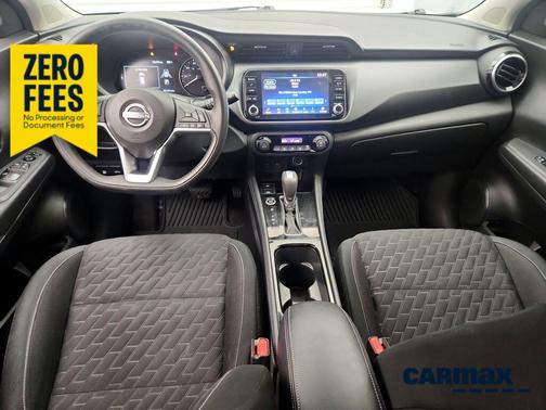 White 2022 Nissan Kicks SV