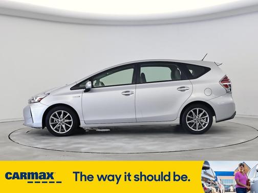 2015 Toyota Prius v Five