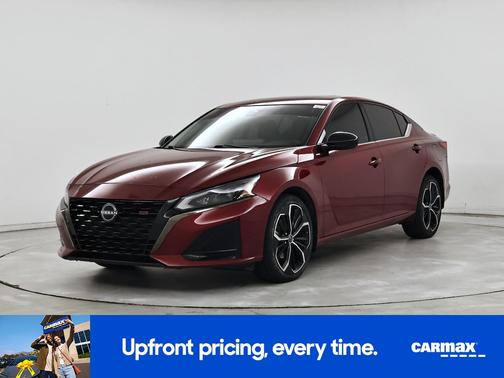 Red 2023 Nissan Altima SR