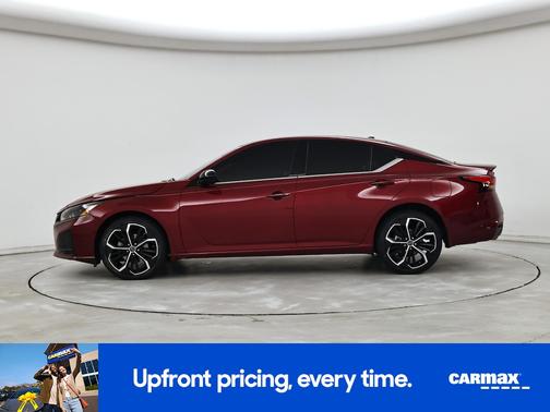 Red 2023 Nissan Altima SR