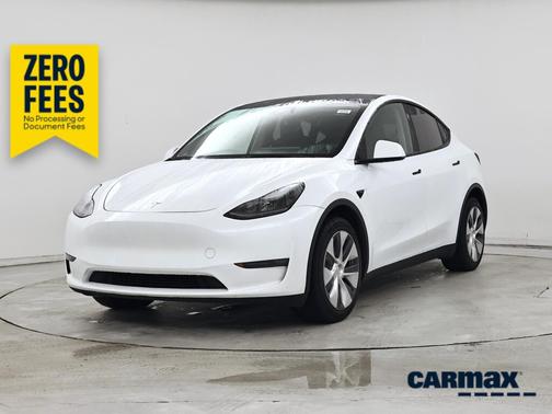 White 2024 Tesla Model Y Long Range