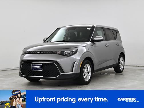 Gray 2024 Kia Soul LX