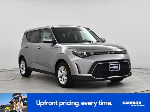 Gray 2024 Kia Soul LX