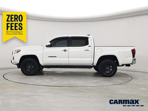 White 2022 Toyota Tacoma SR5