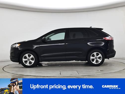 Black 2021 Ford Edge SE