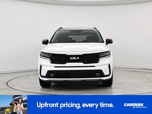 White 2023 Kia Sorento EX