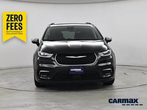 Black 2023 Chrysler Pacifica Limited