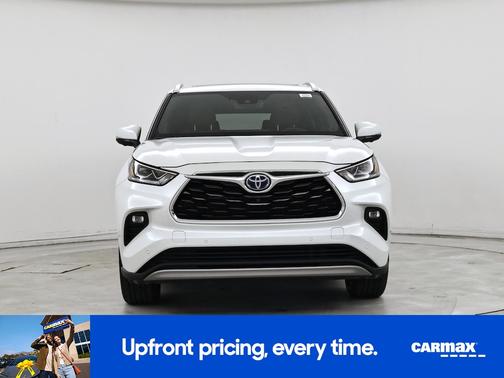 White 2023 Toyota Highlander Hybrid Platinum