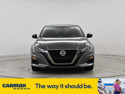 2022 Nissan Altima SR