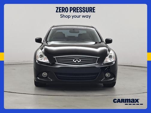 Black 2015 INFINITI Q40