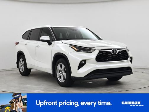White 2021 Toyota Highlander LE