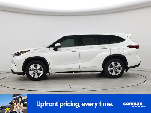 White 2021 Toyota Highlander LE