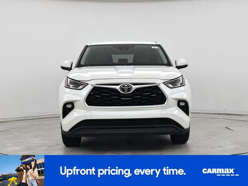 White 2021 Toyota Highlander LE