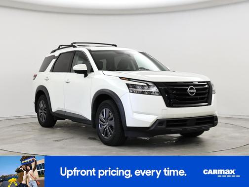 2022 Nissan Pathfinder SV