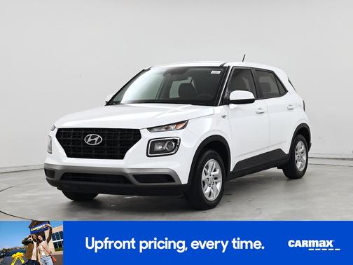 White 2025 Hyundai VENUE SE