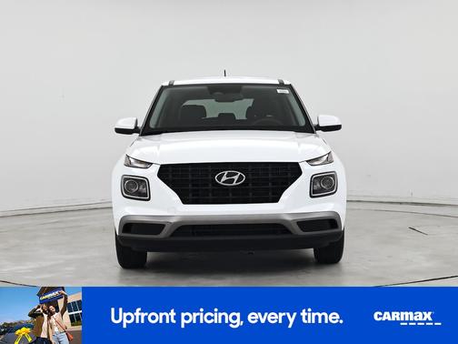 White 2025 Hyundai VENUE SE