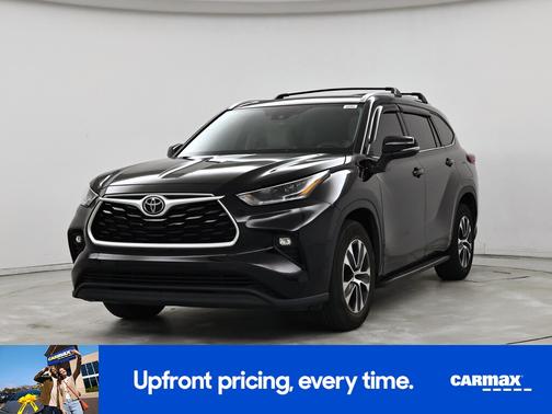 Black 2021 Toyota Highlander XLE
