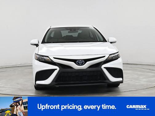 White 2022 Toyota Camry Hybrid SE