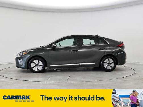2022 Hyundai IONIQ Hybrid SE