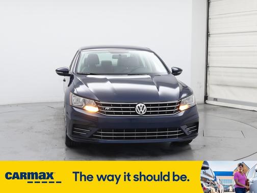 2018 Volkswagen Passat R-Line